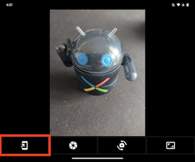 Capture d'écran de l'application avec mise en surbrillance de l'icône du mode Selfie avec la caméra arrière