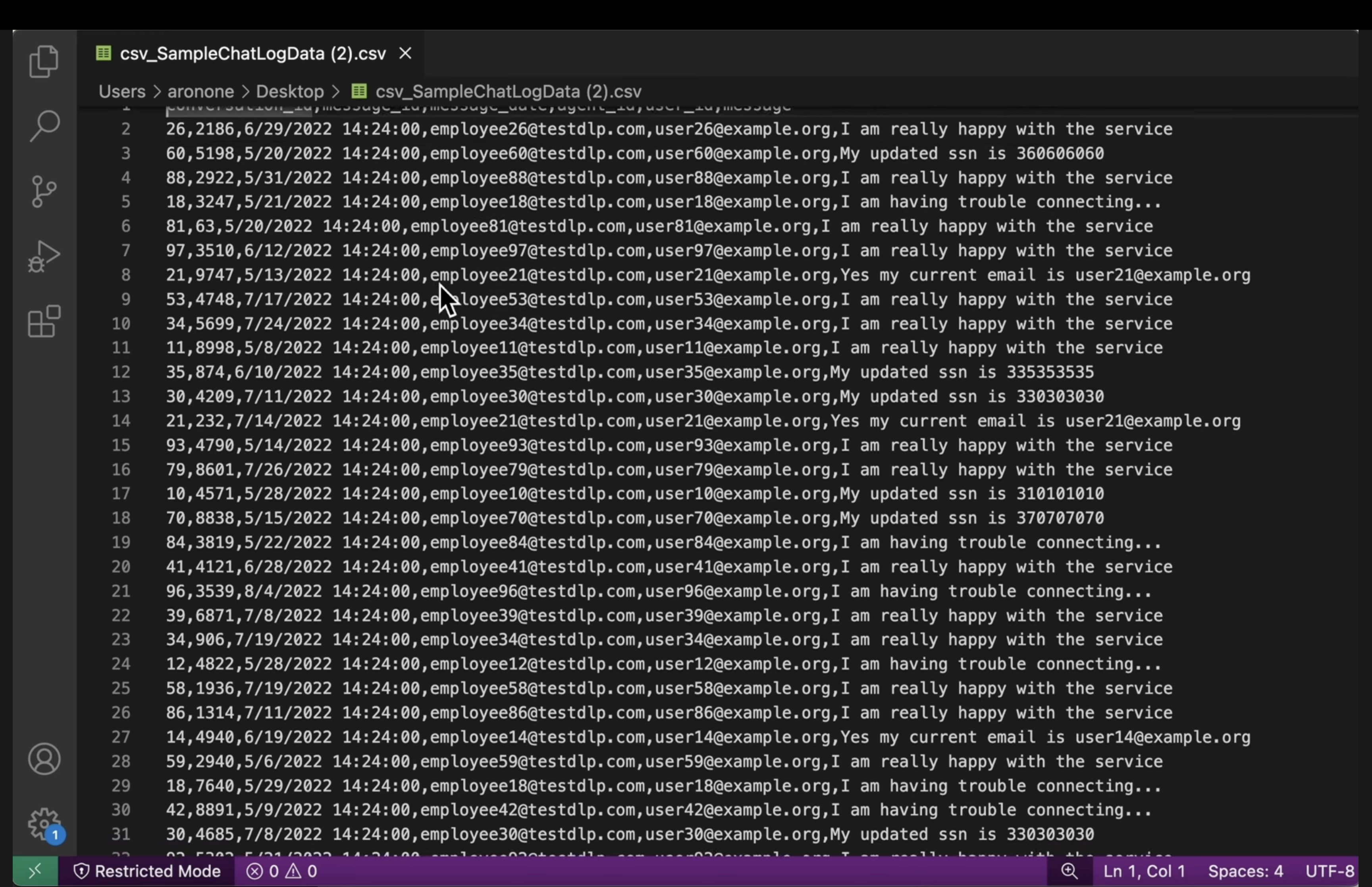 Captura de pantalla que compara los datos CSV sin procesar (que muestran correos electrónicos y números de seguridad social) y los datos CSV redactados (que muestran correos electrónicos y números de seguridad social enmascarados).