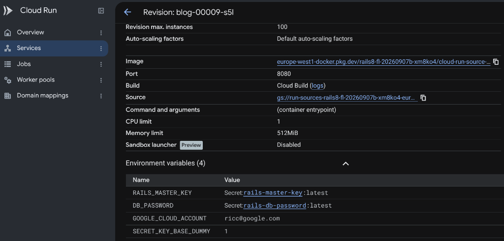 Detalles de la revisión del servicio del blog de la consola de Google Cloud Run