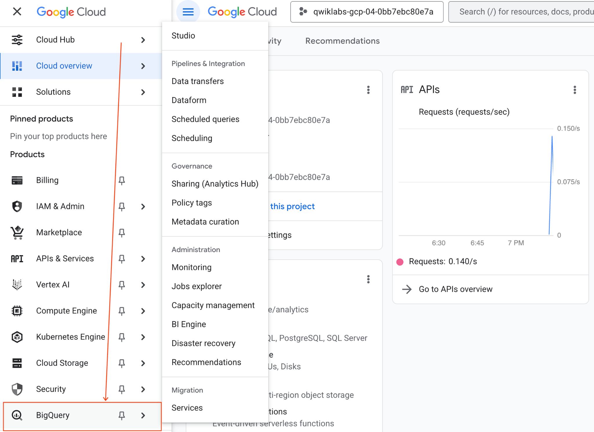 یک فلش به تب BigQuery در کنسول Google Cloud اشاره دارد.